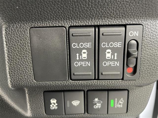 【運転席操作部】快適なドライブを楽しむための機能が装備されています！運転席から触れるので、使いやすいです！除菌プランいれていただくと、さらに清潔で安心していただけます！