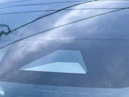【トヨタセーフティセンス】走行中に前方の車両等を認識し、衝突しそうな時は警報とブレーキで衝突回避と被害軽減をアシスト。より安全にドライブをお楽しみいただけます。