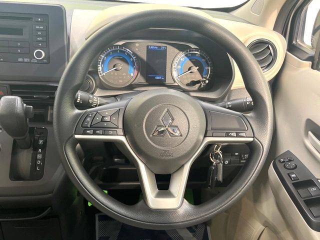 【ステアリングスイッチ】運転中、前方から目線をそらすことなく、オーディオ等の操作が可能な便利機能！安心＆快適なドライブを演出してくれます♪
