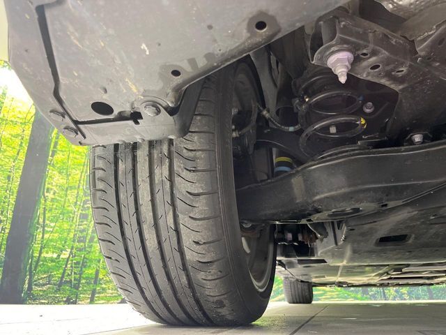 お車を安心してお乗りいただく為には、足回りの定期点検が欠かせません。サービスサポート（有償保証）では無料点検もご提供しており、安心のカーライフをお過ごしいただけるサポート体制が整っています。