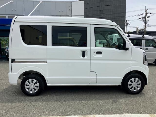 ★　中古車を買うなら、『安心のディーラー販売店』で！　当店では、試乗車として使用していたお車や、お客様から頂きました下取車など数多くの、『特選中古車』を中心に取り揃えて展示しております！　（＾＾♪