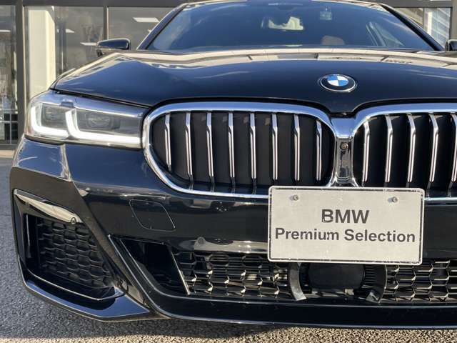 また、BMW正規認定中古車は、エマージェンシーサービスが自動付帯。24時間365日、皆様のカーライフをサポート致します。確かな安心のうえで、「駆けぬける歓び」をご堪能ください。