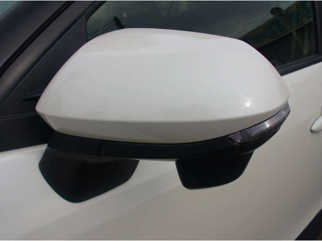 サイドターンランプ付で見やすいミラーです