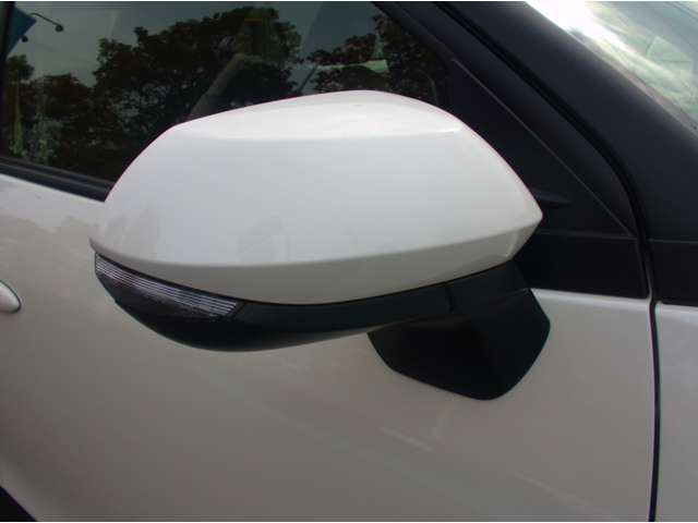 サイドターンランプ付で見やすいミラーです