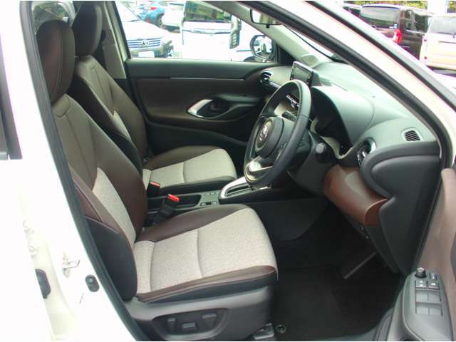 厚みがあって、座り心地のいいソファのようなシート。リラックスしてゆったりと座れます。