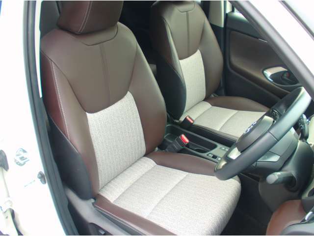 厚みがあって、座り心地のいいソファのようなシート。リラックスしてゆったりと座れます。