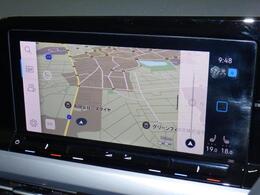 純正ナビゲーションシステム「ディスカバープロ」。車両を総合的に管理するインフォテイメントシステムです。