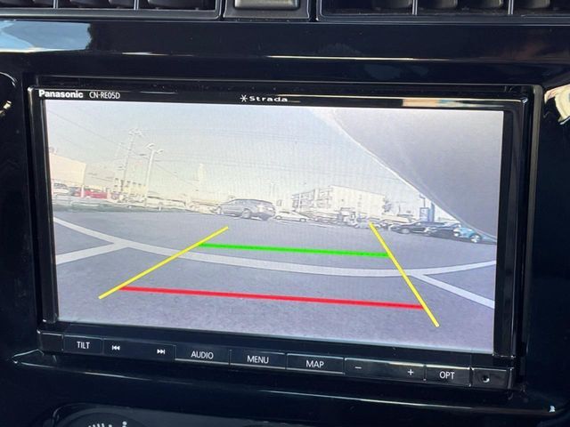 【バックカメラ】駐車時に後方がリアルタイム映像で確認できます。大型商業施設や立体駐車場での駐車時や、夜間のバック時に大活躍！運転スキルに関わらず、今や必須となった装備のひとつです！