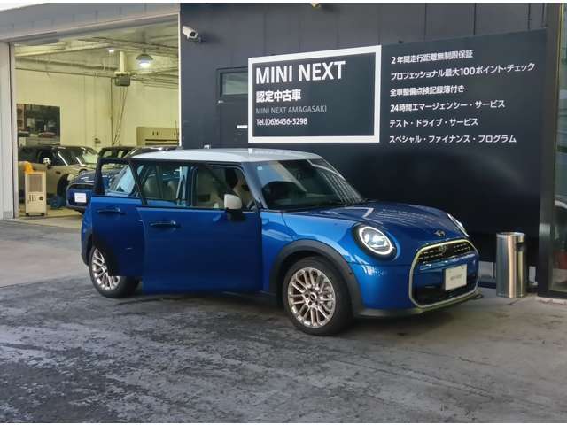 中古車ソムリエの弊社スタッフが、お客様にピッタリのMINIをご紹介します。