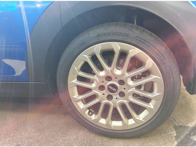 【Uスポーク　ヴァイブラント・シルバー】17インチ　アロイ・ホイール