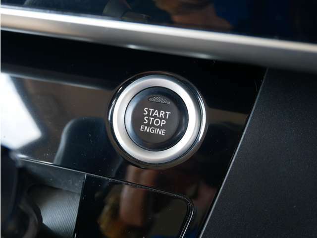 プッシュスタート付きです！　ボタンを押すだけでエンジンのオン・オフが可能です！