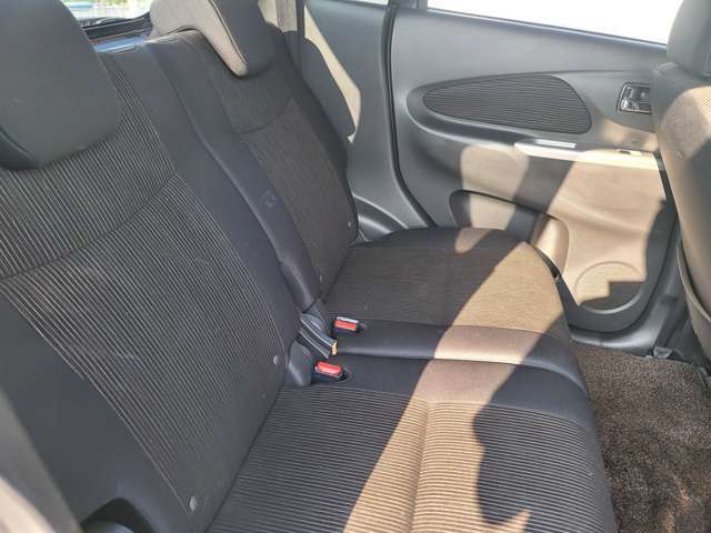 【お客様クチコミより】　　中古車購入が初めてであったり、遠方地からの購入という事もあり、かなり不安でしたが、対応も良く何の不自由も無く、購入できました。