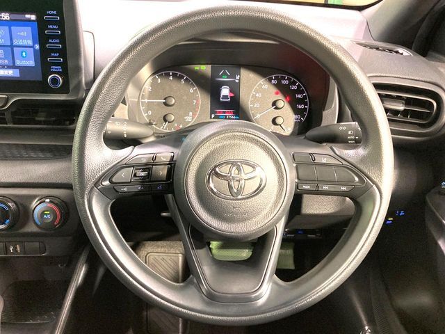 ステアリングも使用感が少なく、きれいな状態となっております♪