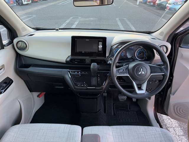 当店でお車をご購入いただき、さらに「有料保証」プランにご加入いただくと、特典としてオイル交換10回分の無料チケットを差し上げます。