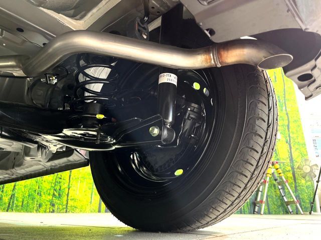 お車を安心してお乗りいただく為には、足回りの定期点検が欠かせません。サービスサポート（有償保証）では無料点検もご提供しており、安心のカーライフをお過ごしいただけるサポート体制が整っています。