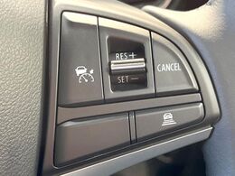 【アダプティブクルーズコントロール】高速道路での長距離走行が楽に！！自動で速度を保つクルーズコントロールが、衝突軽減システムと連携し、前方の車両を感知して車間を保つように速度調節してくれます！！