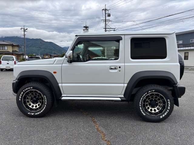 当店の営業時間は、平日：9：00～18：00。土日：9：00～17：30となっております。