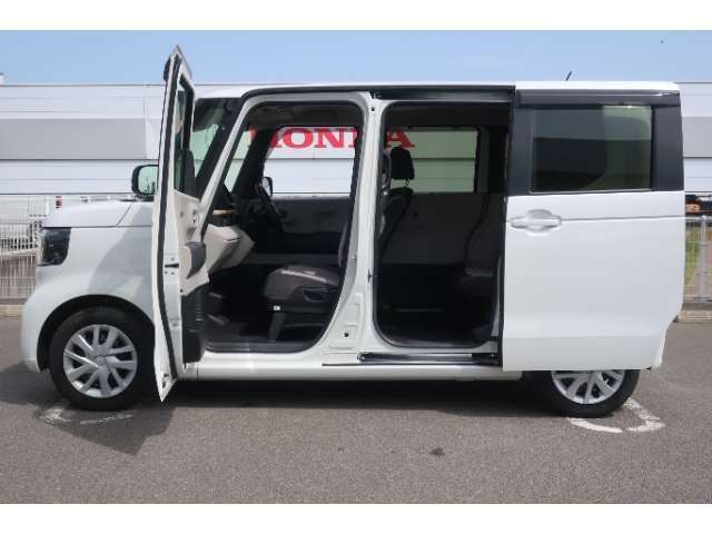 【センタータンクレイアウト】居住性を確保しかつ車体寸法は拡大せず車内スペースの拡大を実現しています