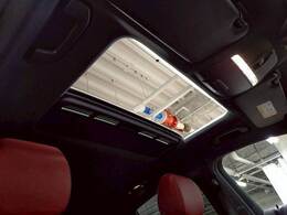 【サンルーフ】希少な大人気メーカーオプション。開放感溢れる車内を演出します☆