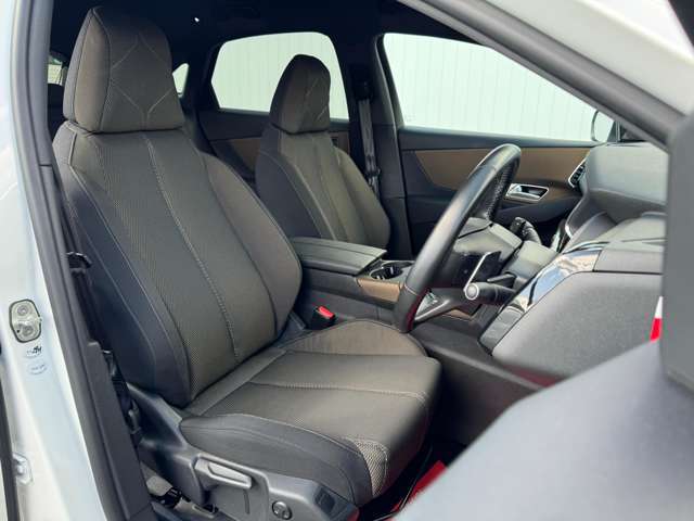 運転席シート廻りは使用感も少なく、良好な状態となっています。丁寧に使われていたことがよくわかります。