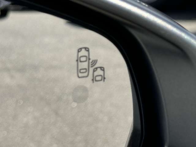BSM装備☆側後方から接近する車を感知し光でお知らせしてくれます！！