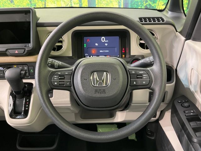 【ステアリングスイッチ】運転中、前方から目線をそらすことなく、オーディオ等の操作が可能な便利機能！安心＆快適なドライブを演出してくれます♪