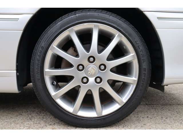 純正17インチアルミホイール