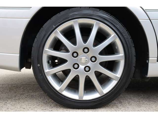 純正17インチアルミホイール