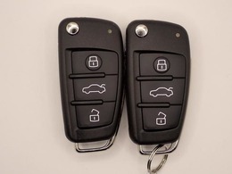 ◆三重県最大級の大型屋内中古車センター♪ヴァーサス鈴鹿店です♪オールジャンルの展示車が盛り沢山です♪在庫の無い車両のオーダーも受け付けます♪電話→059-384-5050までお問合せ下さい◆