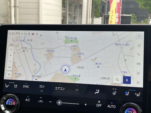 ◆14インチ純正ナビ◆多くの機能をディスプレイ内のソフトスイッチに集約。空調の温度調整やオーディオの音量操作は、運転時にも使いやすいダイヤルスイッチです。