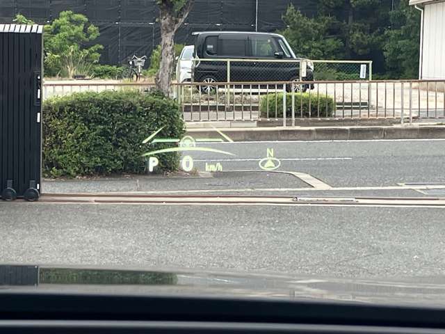 ◆ヘッドアップディスプレイ◆運転に必要な情報をフロントガラスに投影します。