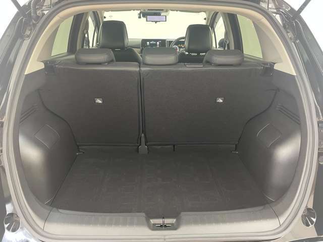 ◆【トランク】積み込みやすくて、たっぷり積める荷室です。シートアレンジできるものは、乗車人数と荷物の量や大きさによってシートを動かすことができるので、より快適なドライブが可能です！