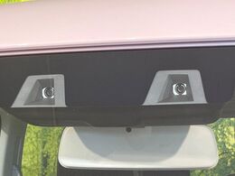 【スズキ　セーフティサポート】走行中に前方の車両等を認識し、衝突しそうな時は警報とブレーキで衝突回避と被害軽減をアシスト。より安全にドライブをお楽しみいただけます。