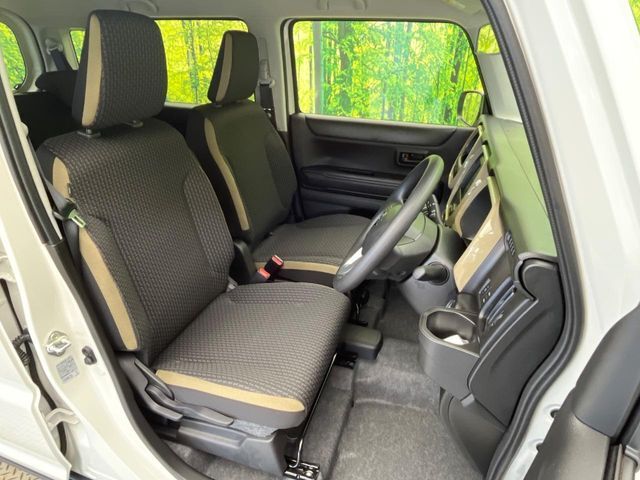 もちろん車内はキレイです♪よりクリーンな状態をキープしたいお客様には『ナノゾーンコート』がおすすめ！新型コロナウイルス対策や、除菌・消臭に効果を発揮し多くの方にご好評いただいております。
