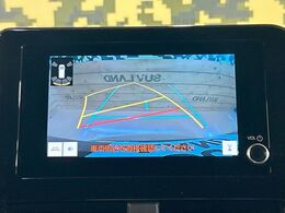 【バックカメラ】駐車時に後方がリアルタイム映像で確認できます。大型商業施設や立体駐車場での駐車時や、夜間のバック時に大活躍！運転スキルに関わらず、今や必須となった装備のひとつです！