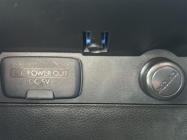 運転席周りにある装備です。ハンドル周り、インパネ周り等についている装備をこちらで確認できます。