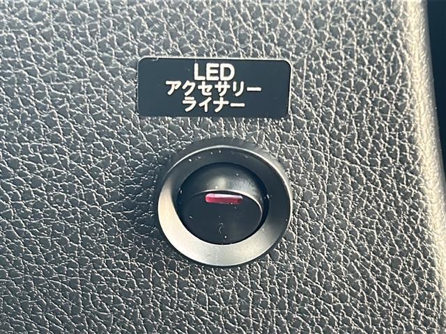 運転席周りにある装備です。ハンドル周り、インパネ周り等についている装備をこちらで確認できます。