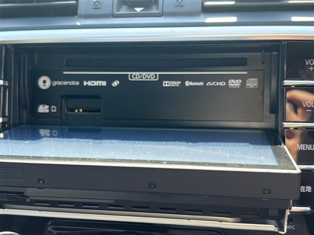 【ナビ】各種オーディオメディアをお楽しみいただけます。自分の現在地を確認できる事と目的地までのルート案内できます。ドライバーはモニター上に映し出された地図で確認することができます。