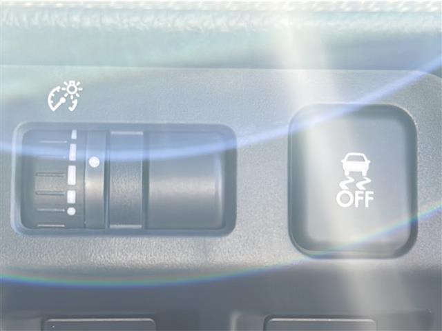 運転席周りにある装備です。ハンドル周り、インパネ周り等についている装備をこちらで確認できます。