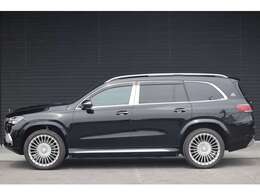 専用エクステリア/マイバッハ専用23インチマルチスポークアルミホイール（鍛造）/電動格納式ランニングボード/LEDポジショニングライト/パノラミックスライディングルーフ/