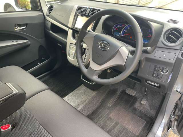 タバコ等、特に嫌な臭いもないです♪車内もしっかりクリーニング済みです♪