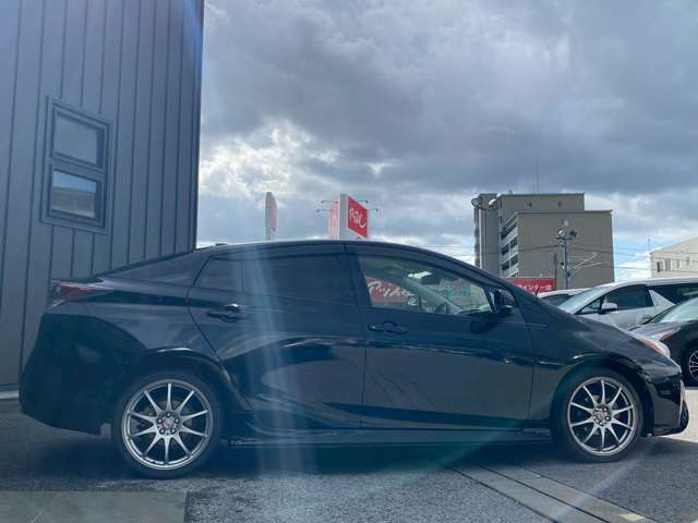 特殊なお車の制作や販売も可能です！（キッチンカーや積載車、ダンプカーやレプリカ車、バスなどなど）流行りのSUVは勿論、EV（電気自動車）やハイブリッド（PHEV含む）も納車実績がございます！何でもご相談を！