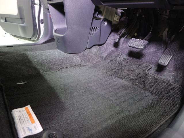 クリーニング済みフロアマット付き☆多少の使用感はありますが、この程度なら許容範囲という方には初期費用が浮いて嬉しいPOINT！