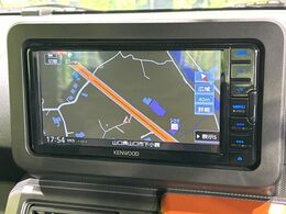 【ナビゲーション】目的地までしっかり案内してくれる使いやすいナビ。Bluetooth接続すればお持ちのスマホやMP3プレイヤーの音楽を再生可能！毎日の運転がさらに楽しくなります！！