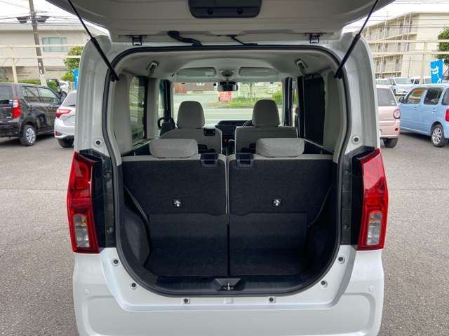 自社工場を完備しておりますので塗装や鈑金、修理、車検等もお任せ下さい。