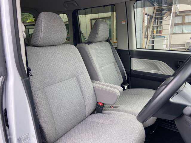 広い駐車スペースもございますのでお気軽にお寄り下さい。また買い取りもおこなっておりますのでご相談ください。