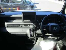 インパネ全体です！内装のボタンの位置などをご確認ください♪