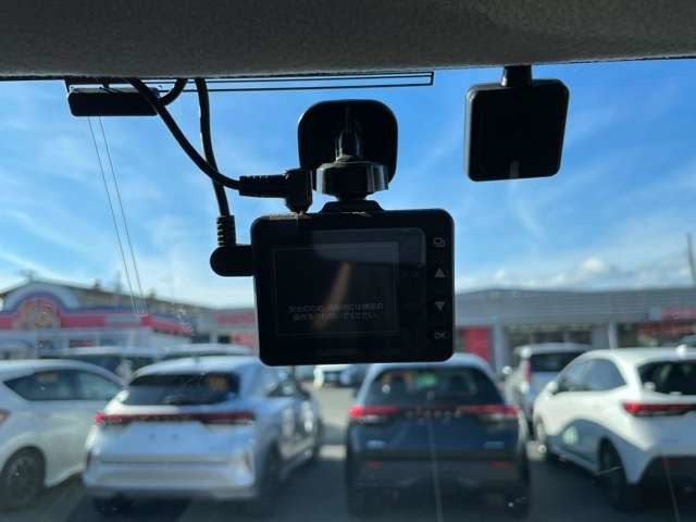 【ドライブレコーダー】時間に合わせた情報をしっかりと録画録音いたします。運転に際してのトラブルや事故などの映像もしっかりと録音録画いたします。