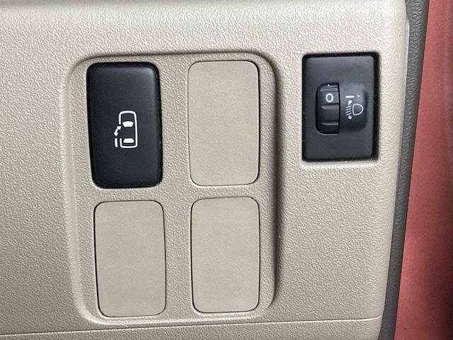 【運転席操作部】パワースライドドアは運転席からも操作可能です！お迎え時などあると嬉しい機能ですね！！