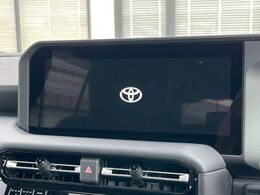 【12.3インチディスプレイオーディオ】スマートフォンと連携が可能な大画面ディスプレイオーディオです。スマートフォンのナビ機能を使用したり、Bluetooth接続で音楽もお楽しみいただけます！